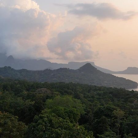 World'S View Wild Camping Salaszoi, Principe Island Santo Antonio Exterior photo